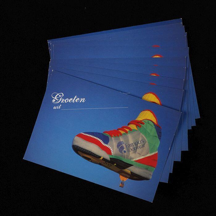 Twaalf blauwe ansichtkaarten met schoen als luchtballon, voor dispenser