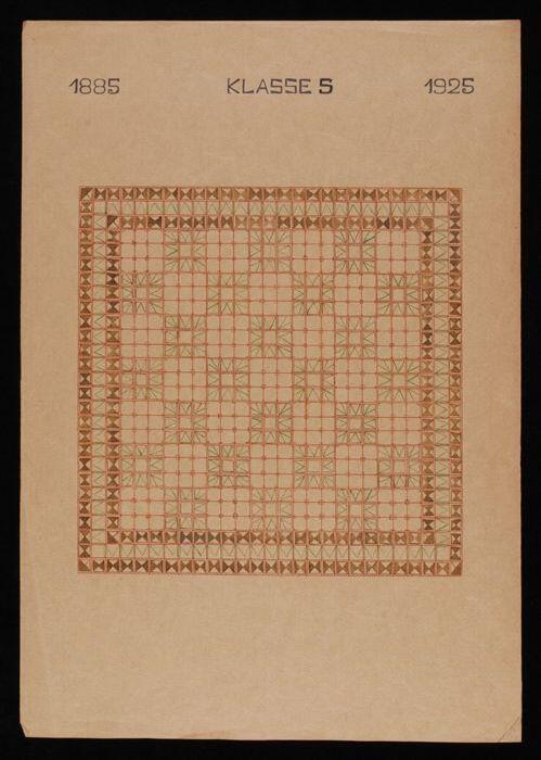 Presentatieblad, bruin papier met een gekleurd geschilderd voorbeeld van een handwerkpatroon, "1885…