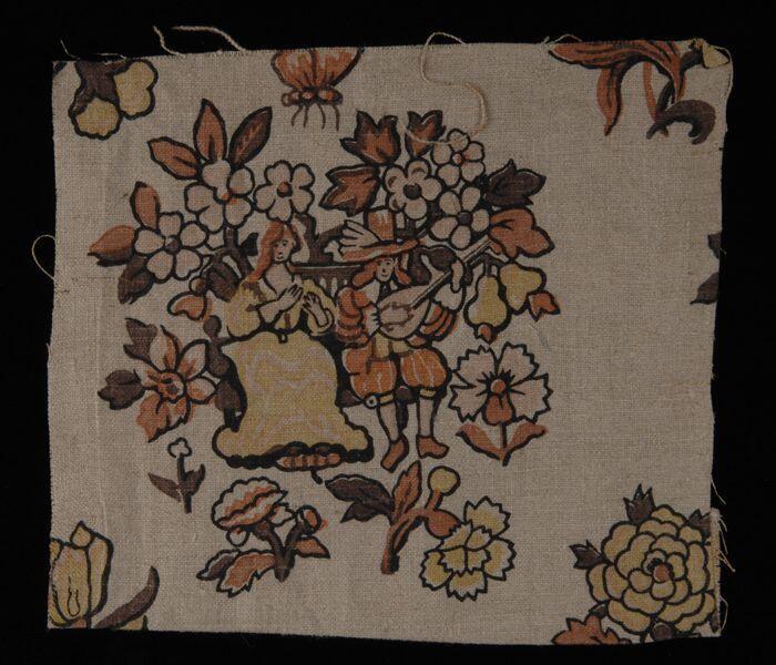 Stofstaal, linnen met dessin van musicerend paartje tussen bloemen in bruin en oranje op beige fond…