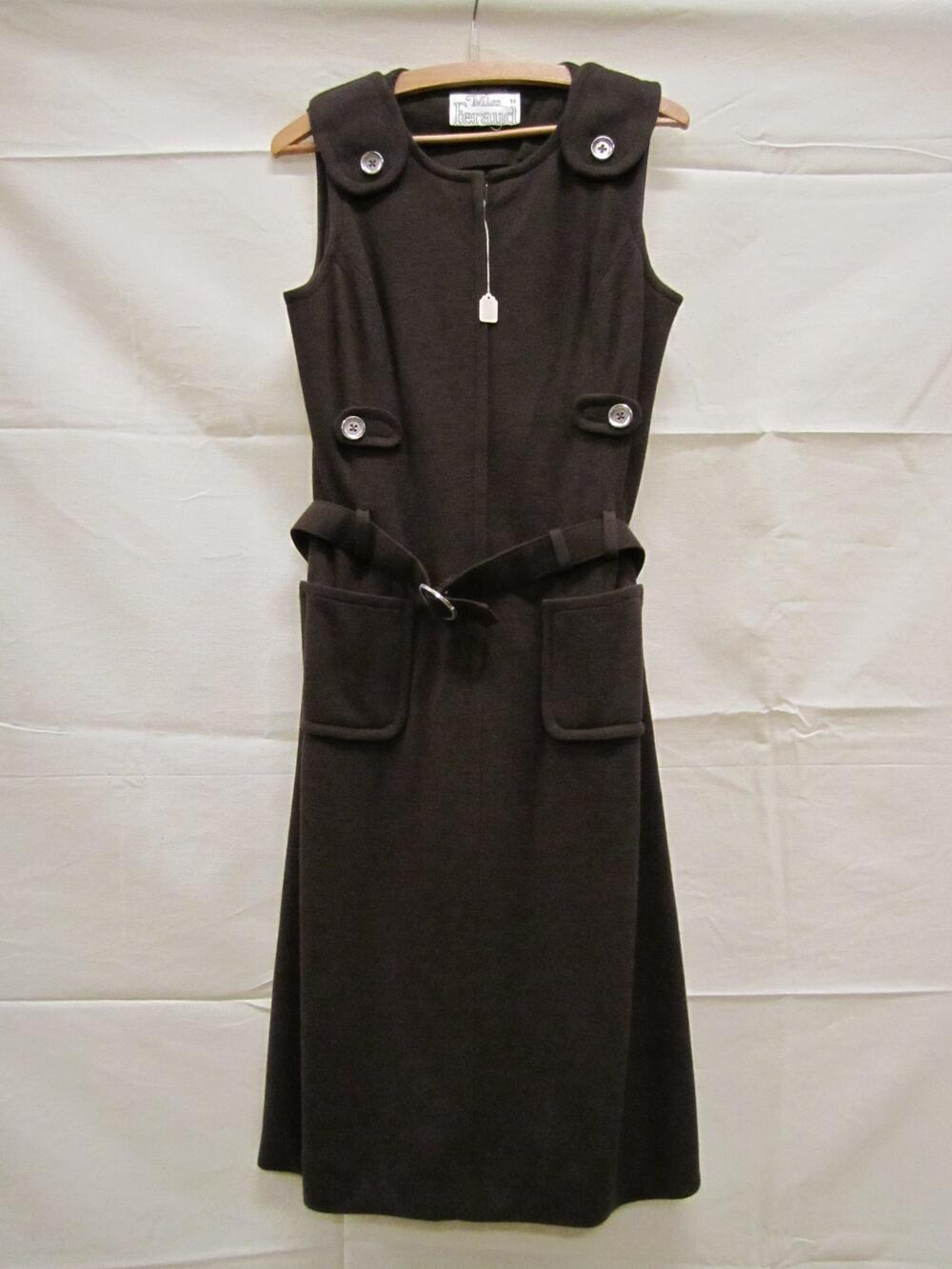 Jurk, model overgooier van bruine wollen tricot