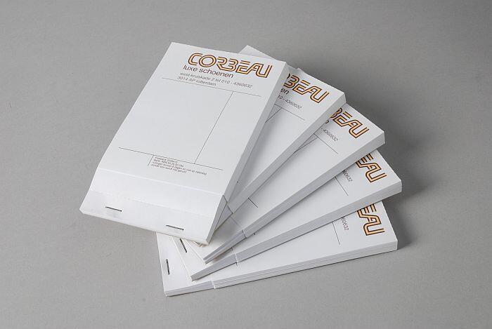 Vijf blokjes rekeningformulieren van "Corbeau"
