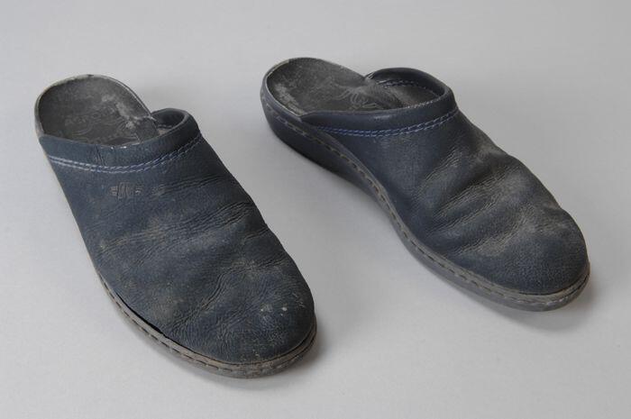 Blauwe leren herenslippers of muilen, kunststofzool, van Dolf Henkes