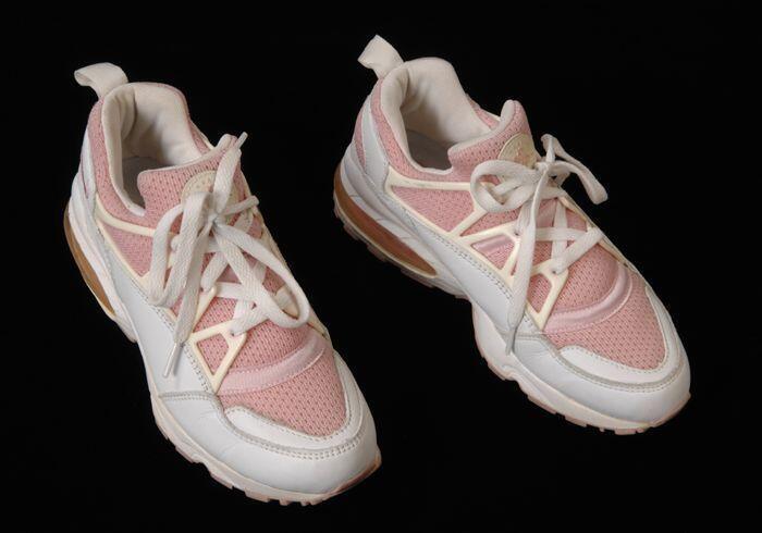 Paar sneakers, Nike, wit met roze
