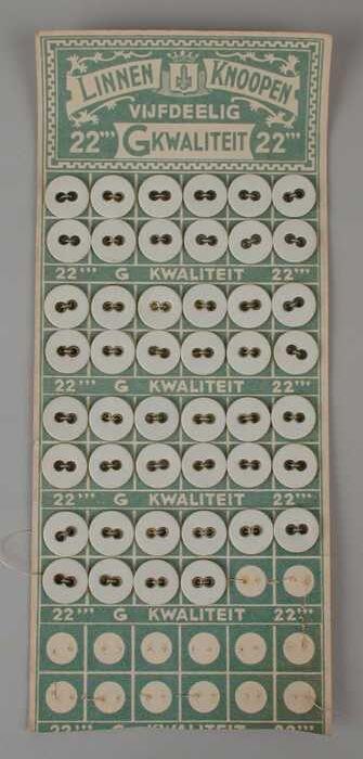 Knopenkaart met groen-witte opdruk en 5 x 12 linnenknopen, "linnenKNOOPEN"