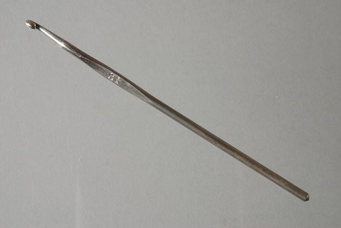 Korte haaknaald van metaal, "INOX"