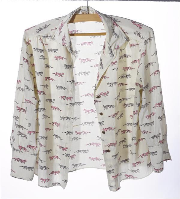 Blouse van crêmekleurige kunstzijde bedrukt met roze en grijze tijgers