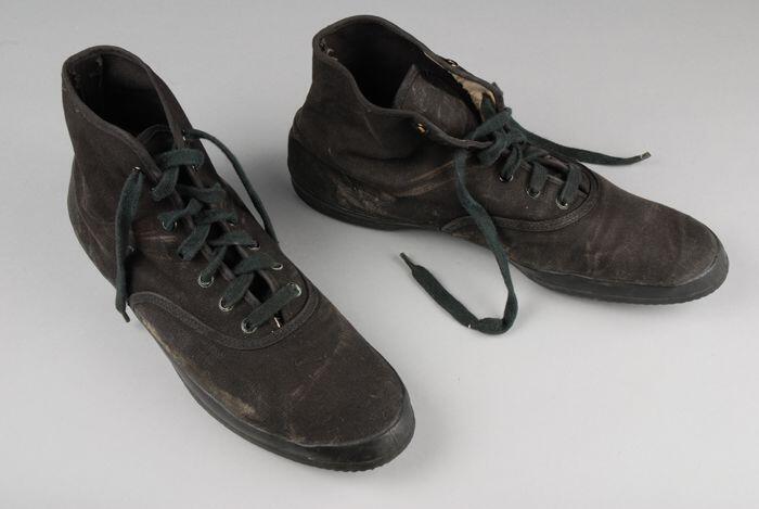 Zwarte canvas herengymschoenen enkelhoog met vetersluiting en gegoten rubbern zool, 'ijsschoenen'