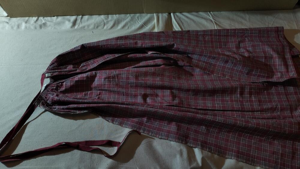 Boezelaartje, antiek geruit katoen, rood, wit en donkerblauw