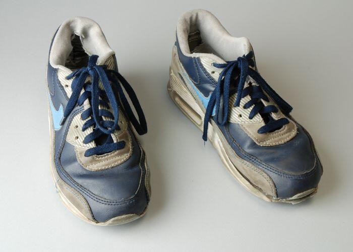 Sneakers van merk Nike Air Max, kleuren grijs en blauw, maat 42