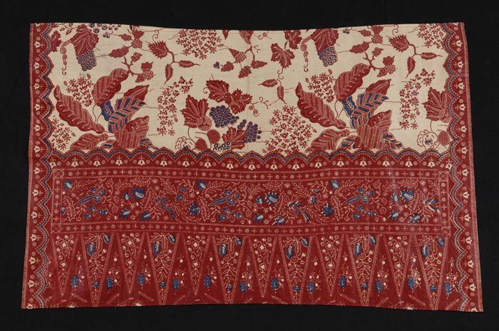 Grote stofstaal van katoen met dessin bedrukt door de Kralingse katoenMaatschappij, deel van sarong