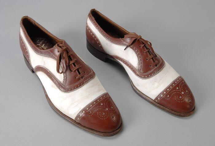 Bruin met witte leren herenbrogues