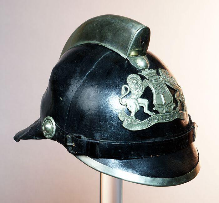 Zwarte politiehelm