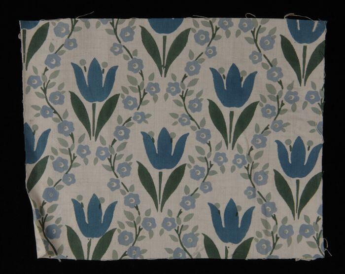 Stofstaal, katoen met dessin van tulpen en bloemranken in tinen groen en blauw, Kralingse…