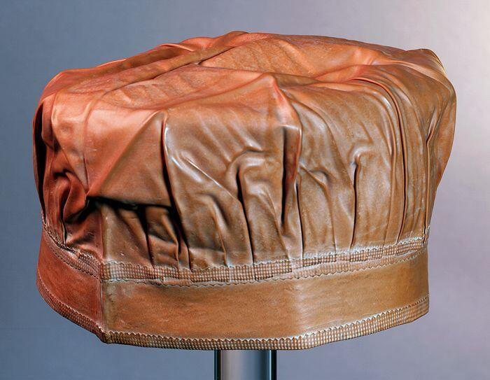 Badmuts van oranje rubber
