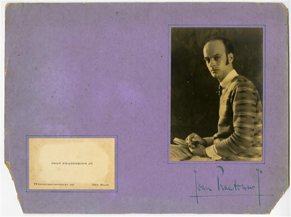 Foto en visitekaartje van Joan Praetorius