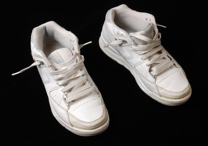 Paar witte sneakers, merk G-Unit, maat 40