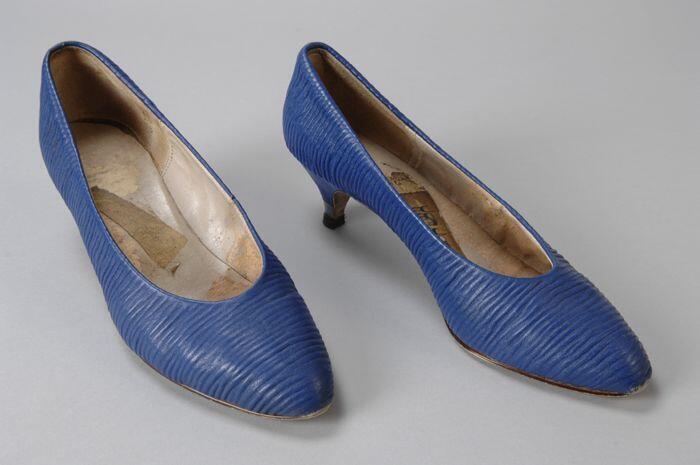 Paar blauwe leren pumps van Jan Jansen