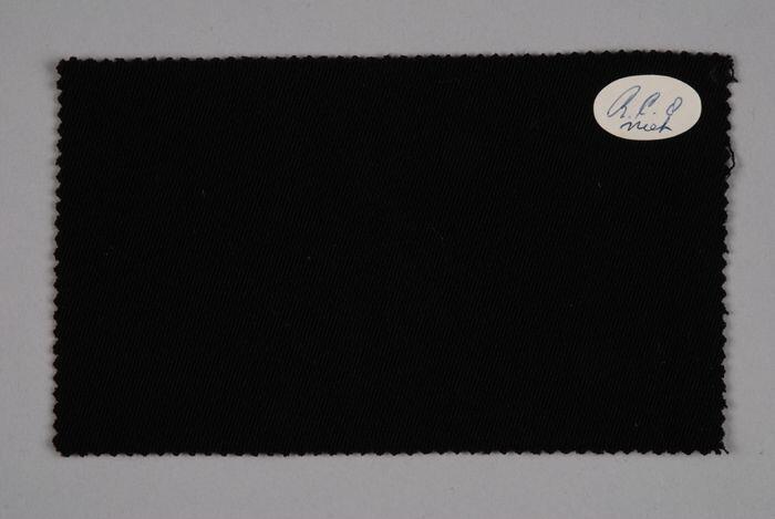 Stofstaal van zwart keper voor uniformen voor suppoosten Historisch Museum, "R.C. 8"