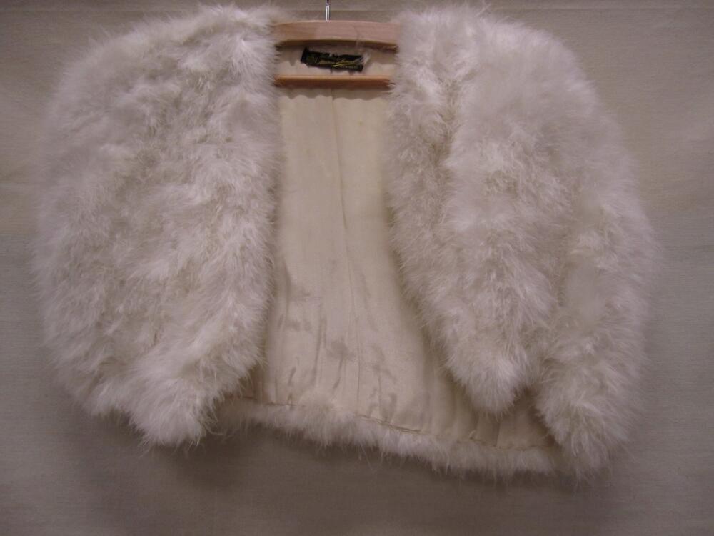 Cape, avondcape van witte marabou-veren, kort model