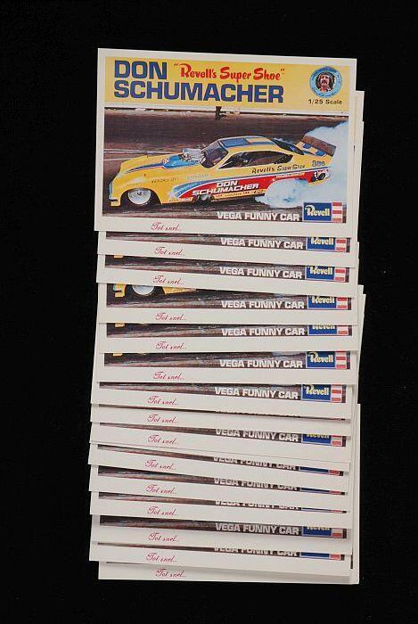 18 Ansichtkaarten met "DON SCHUMACHER Revell's Super Shoe", voor dispenser
