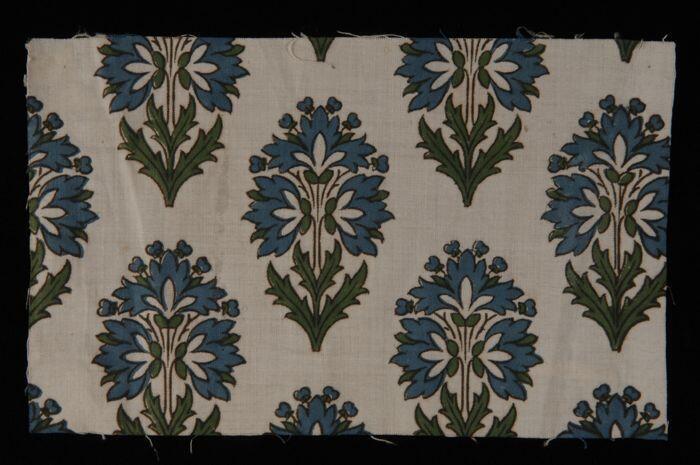 Stofstaal, katoen met verspringend bloemdessin in groen en blauw, Kralingse katoenaatschappij, …