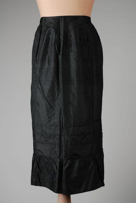 Schort of tablier van zwart zijde