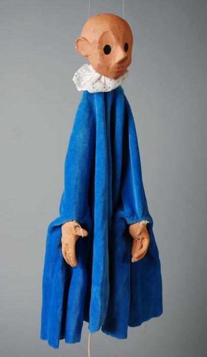 Collectie Wieman: pop met blauw gewaad en kaal hoofd