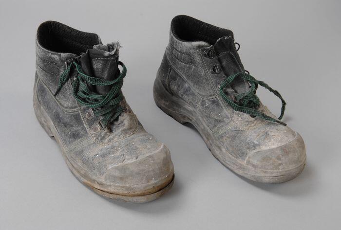Paar leren werkschoenen, van Bulgaarse bouwvakker