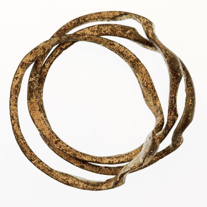 Vergulde ring, bestaande uit drie segmenten, puzzelring