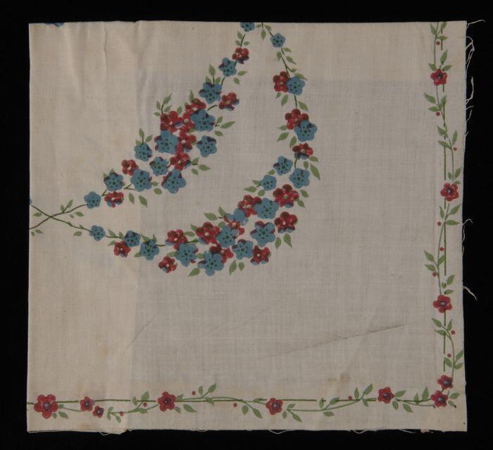 Stofstaal, katoen met dessin met bloemen en ranken in groen, rood en blauw, Kralingse…