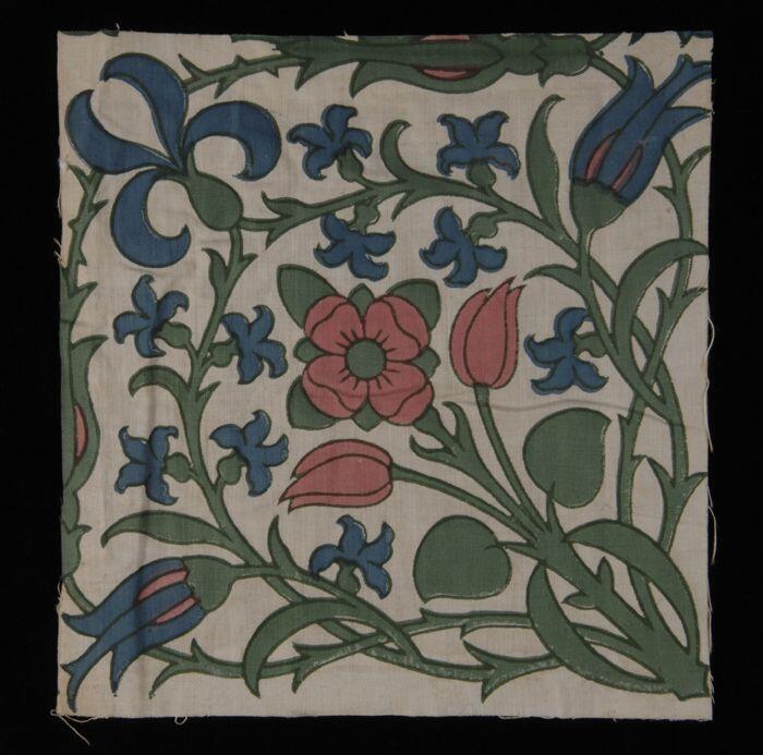 Stofstaal, katoen met dessin met bloemranken in roze, blauw en groen, Kralingse katoenaatschappij, …