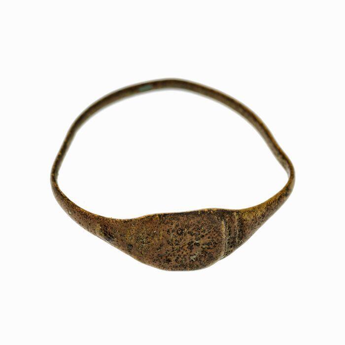 Koperen ring, zeer dunne zegelring