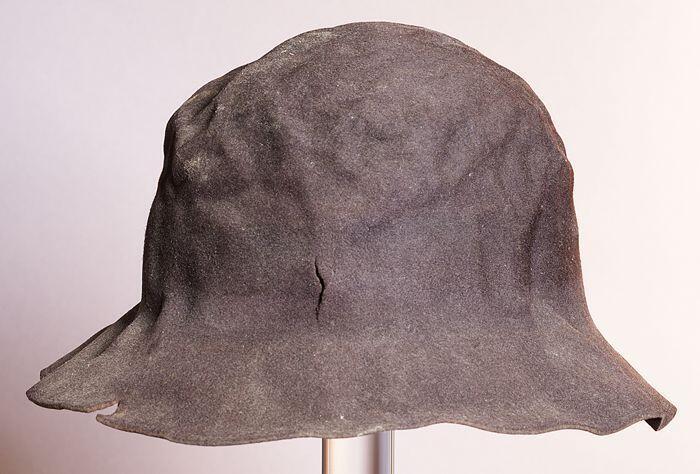 Donkerbruine ronde vilten slappe hoed, cloche