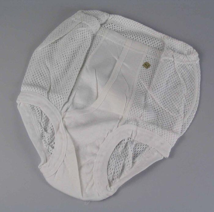 Herenonderbroek van wit katoenen nettricot, met transparant plastic verpakking, "Deco-tricot"