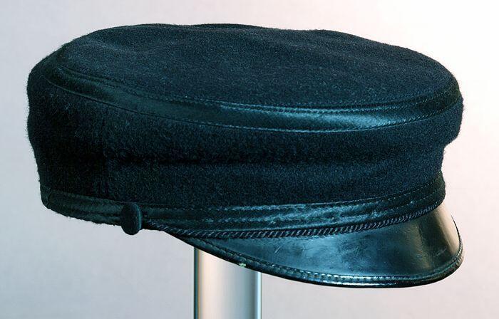 Zwarte herenpet, type Scheveninger