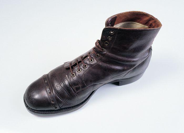 Bruine leren enkelhoge kinderschoenen met vetersluiting, leren zool en hak