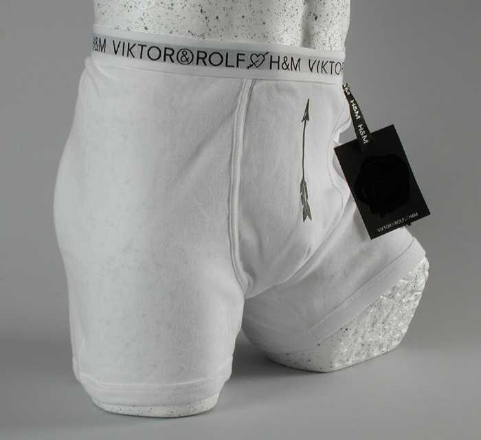 Onderbroek, boxershort met korte pijpen, wit tricot katoen met zwarte opdruk van een pijl op de…