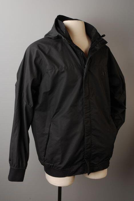 Zwarte jas met capuchon, merk Nike, maat M