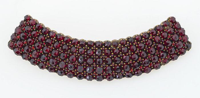 Koperen haarspeld ingelegd met imitatie granaatjes