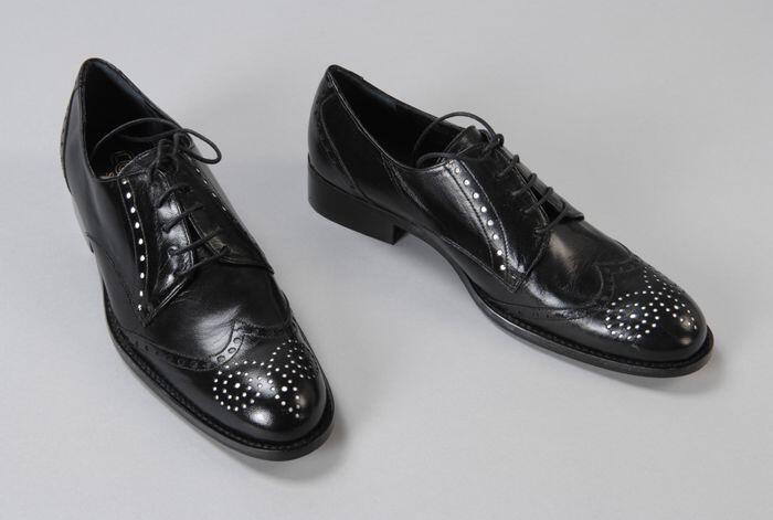 Paar zwarte brogue herenschoenen met veters, "Corbeau"