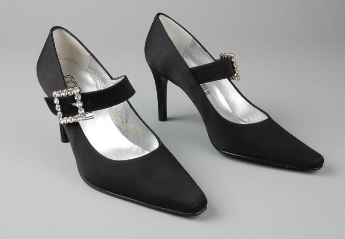Paar zwarte damesschoenen, "Corbeau" stiletto hak, kristallen gesp, "Swarovski"