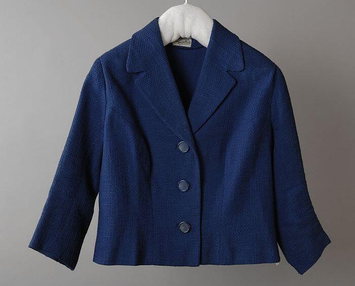 Tweedelig mantelpak, blauwe stof met wafelpatroon, "Modele Sportlux"