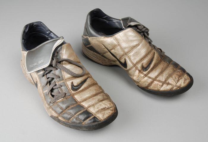 Sneakers, merk Nike, type Total 90, kleuren wit en grijs, maat 41