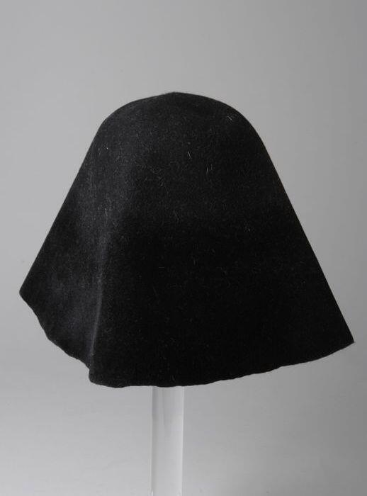 Cloche, basisvorm voor een hoed, zwart vilt