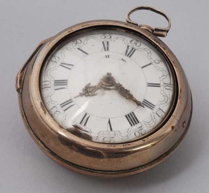 Zakhorloge met emaille wijzerplaat en onversierde zilveren buitenkast