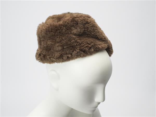 Hoed, toquemodel van bruin (bever?)bont