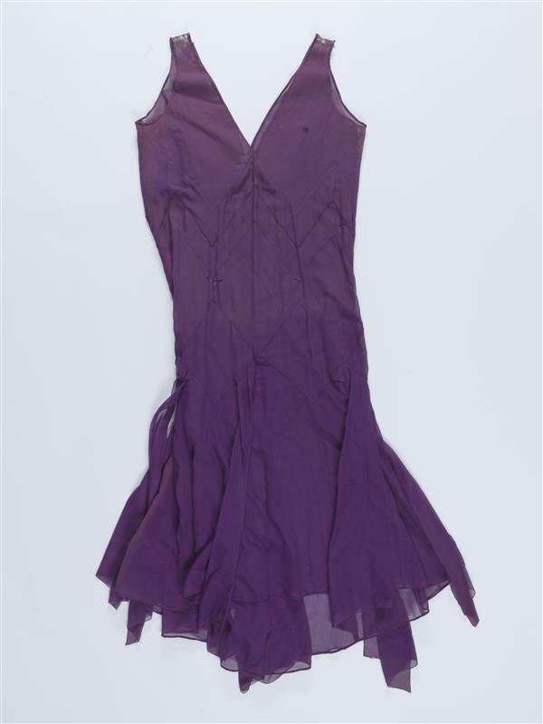 Geklede namiddagjurk van paarse voile of crêpe georgette