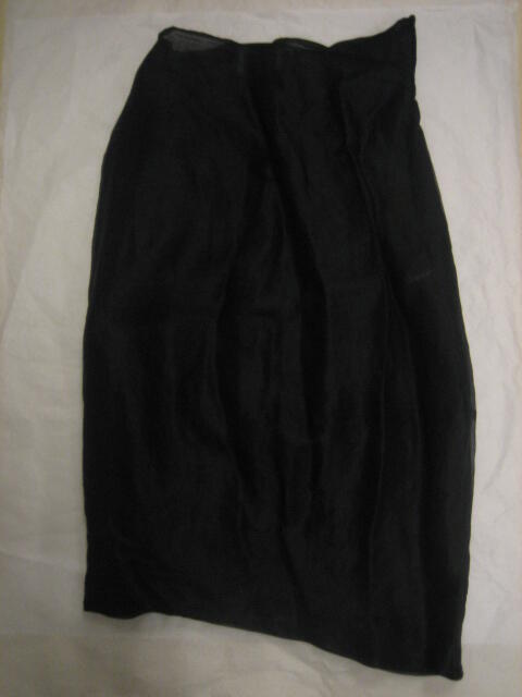 Rok van zwart organza, a-symmetrisch kokermodel