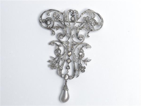 Broche