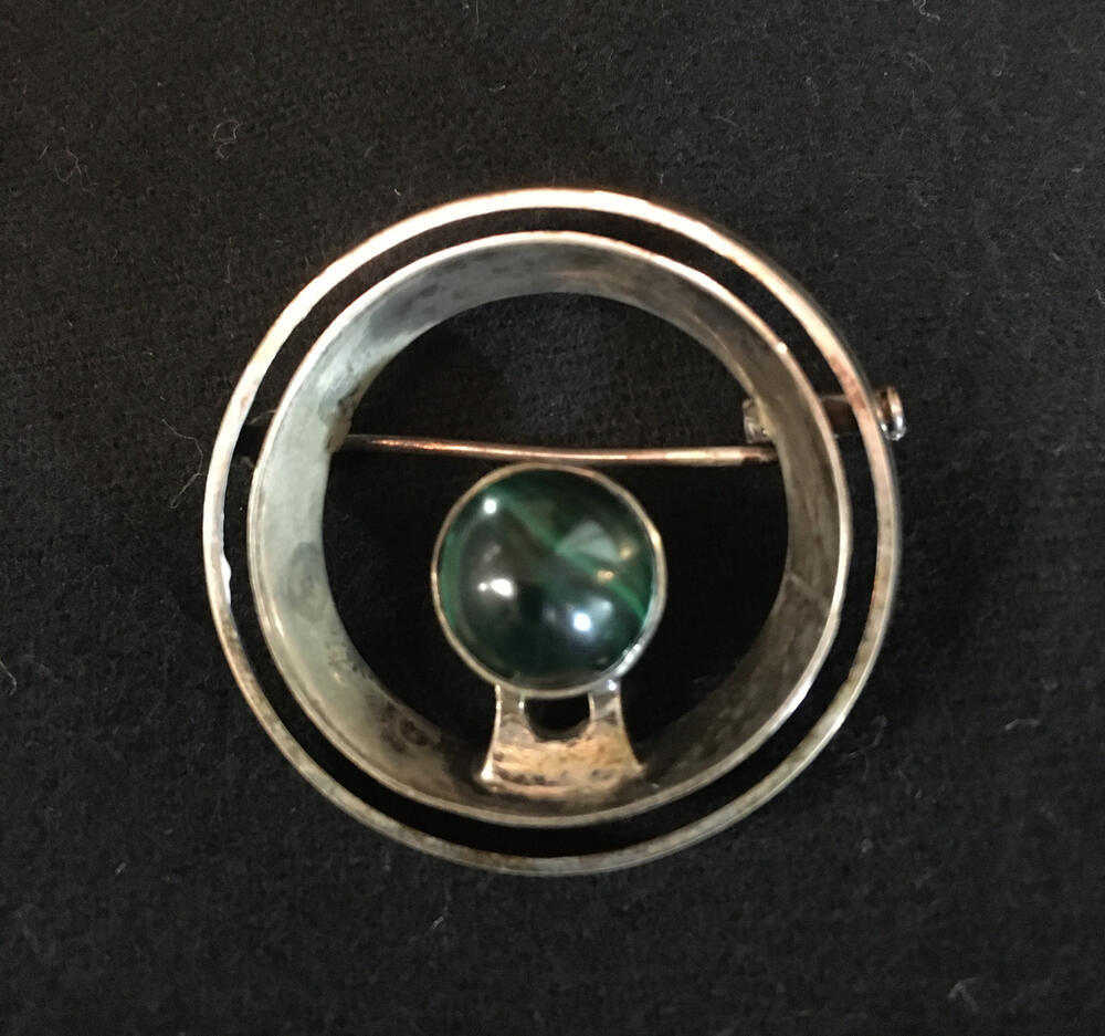 Broche